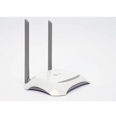 Router Inalámbrico / Wi-Fi N 300 Mbps / 2.4 GHz / 4 SSID / 4 Puertos L